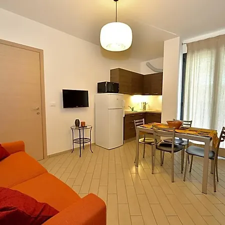 Serenella Aparthotel 3*