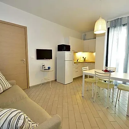 Aparthotel Serenella 3*