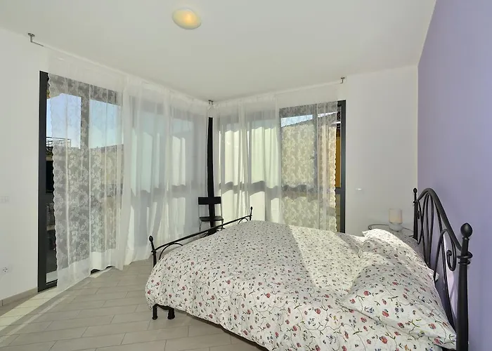 Lägenhetshotell Serenella 3*