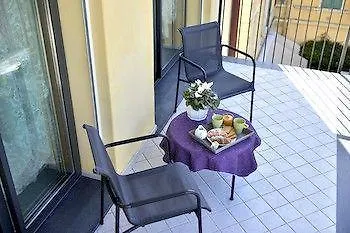 Residenza Serenella Aparthotel 3*
